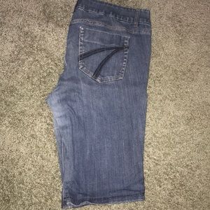 Women’s Torrid Bermuda shorts